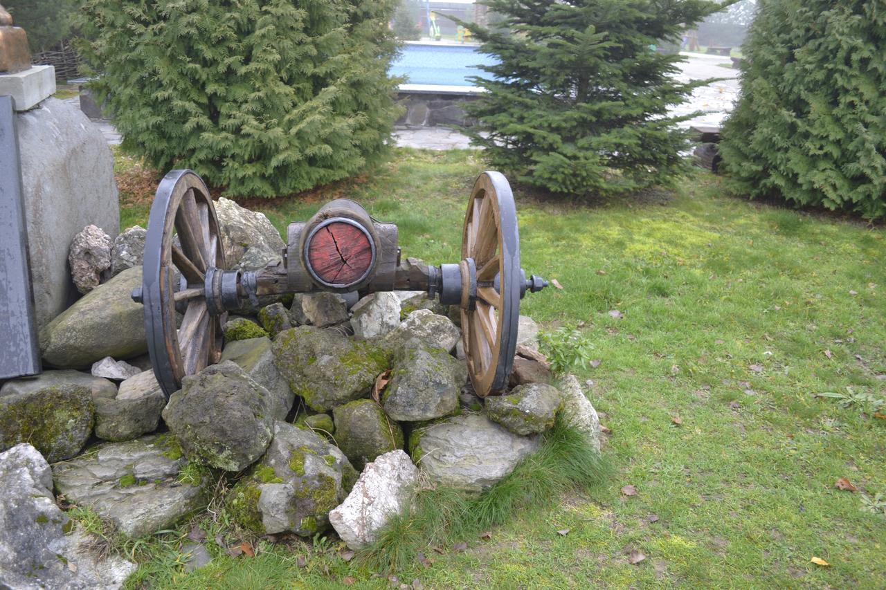 Trembita Hotell Khust Exteriör bild