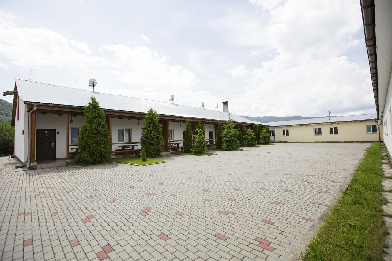 Trembita Hotell Khust Exteriör bild