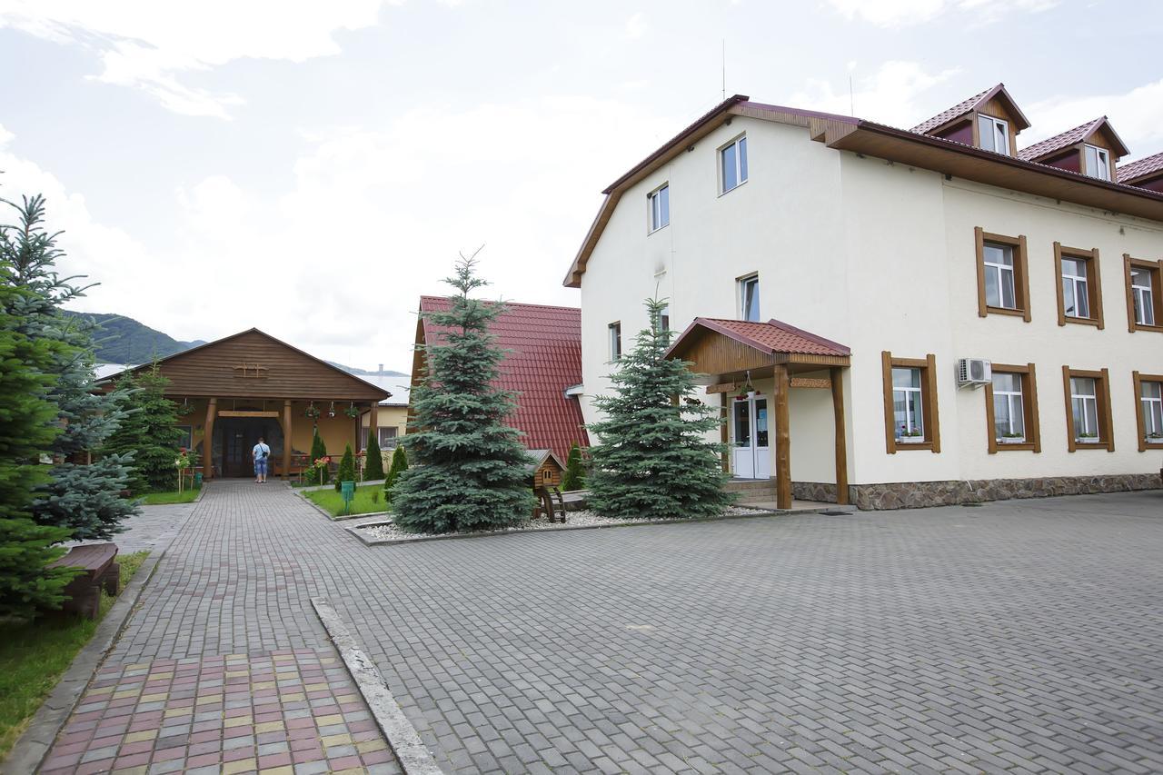 Trembita Hotell Khust Exteriör bild