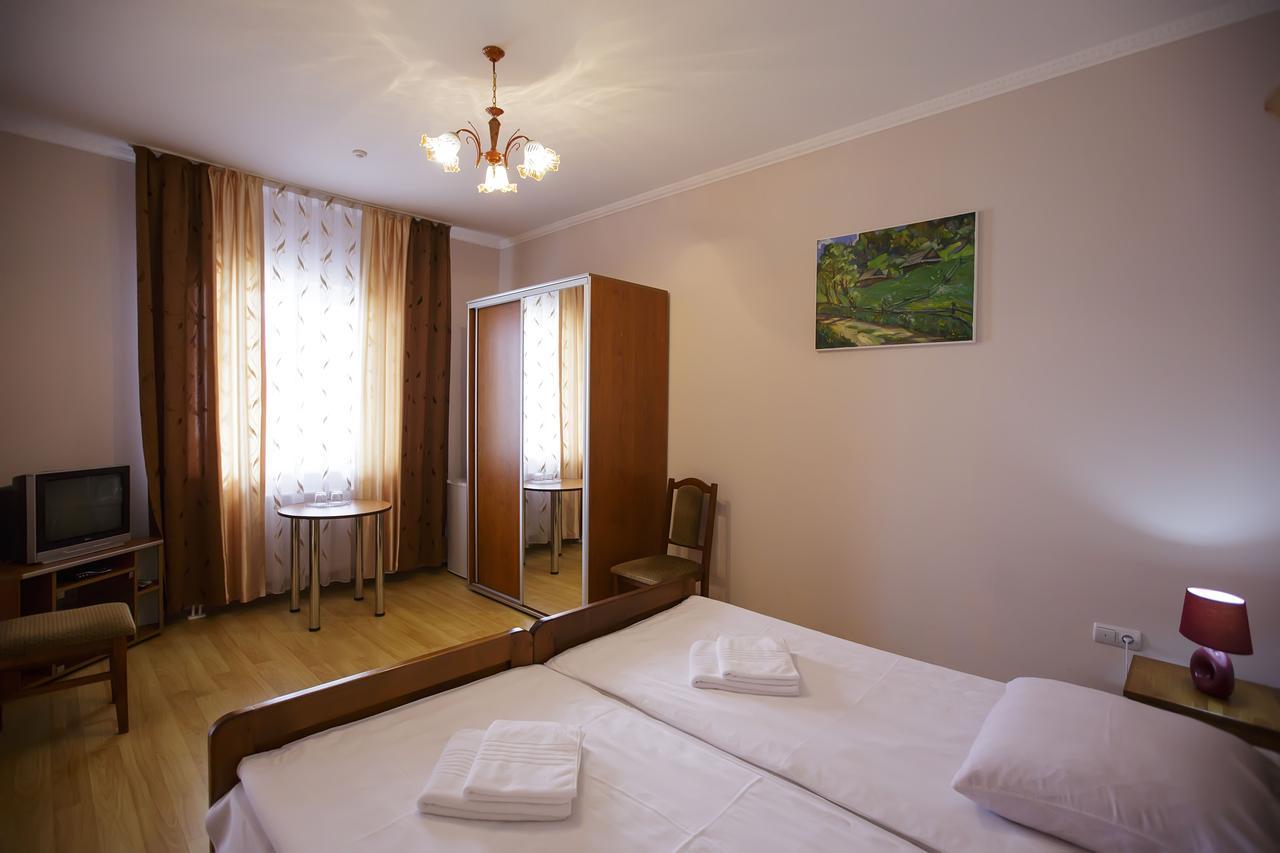 Trembita Hotell Khust Exteriör bild